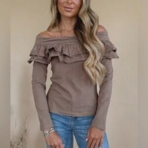 226B. NWT Lumiere Elegant Brown Ruffled Stretchy Top - Size Medium